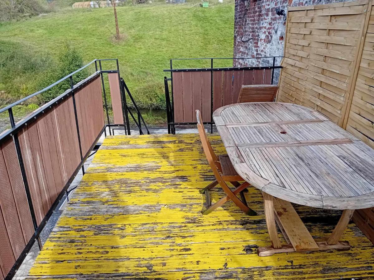 Grand Appartement Avec Terrasse Wignehies Zewnętrze zdjęcie